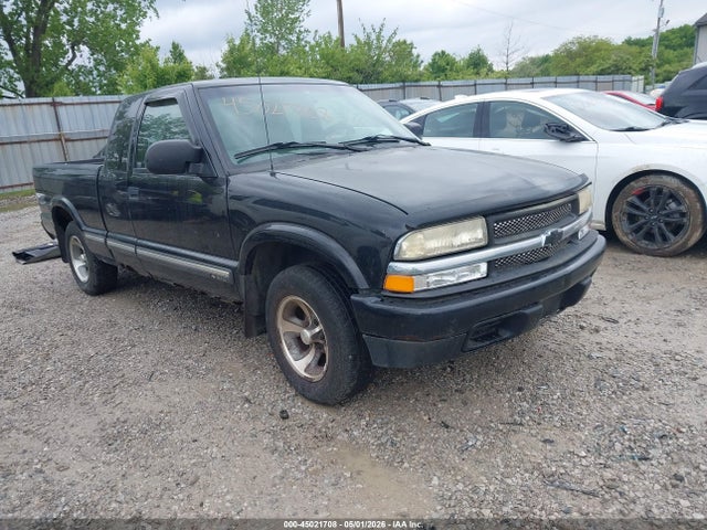 Salvage Chevrolet S-10 Image
