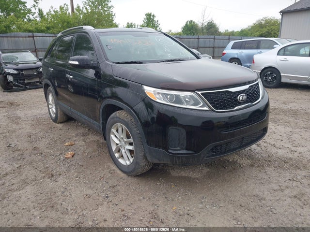Salvage Kia Sorento Image