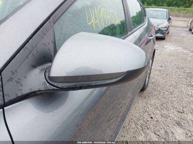 Hyundai ELANTRA Value Edition