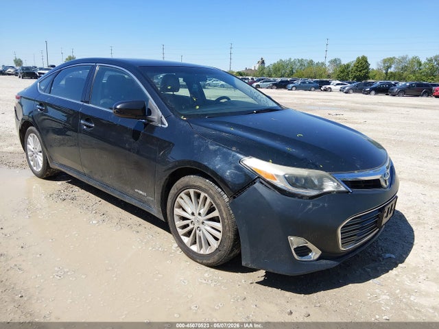 Salvage Toyota Avalon Hybrid Image