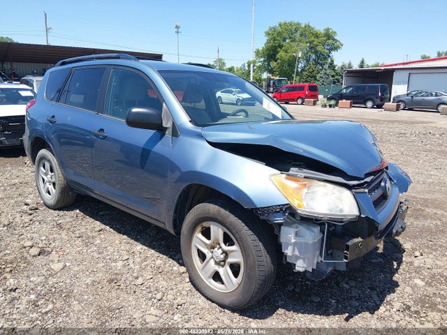 Salvage Toyota RAV4 Image