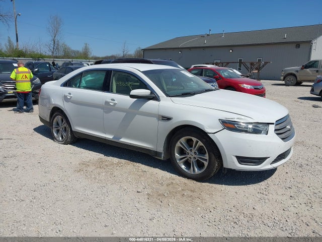 Salvage Ford Taurus Image