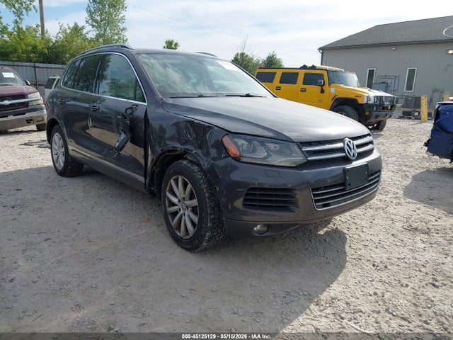 Salvage Volkswagen Touareg Image
