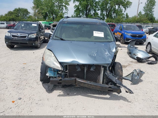 Toyota Sienna Le