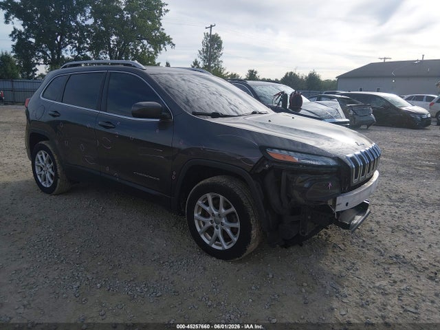 Salvage Jeep Cherokee Image