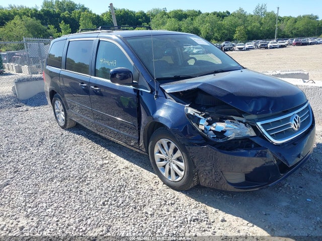 Salvage Volkswagen Routan Image