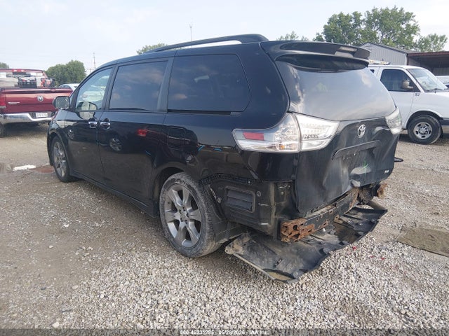Toyota Sienna Se 8 Passenger