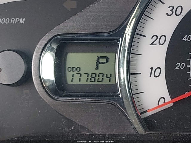 Toyota Sienna Se 8 Passenger