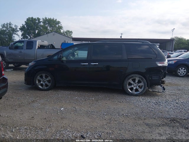 Toyota Sienna Se 8 Passenger