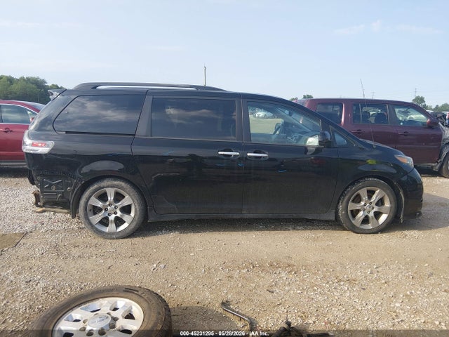 Toyota Sienna Se 8 Passenger