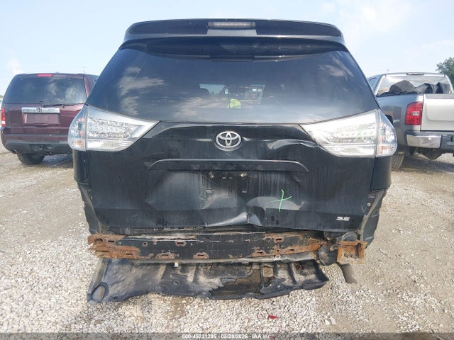 Toyota Sienna Se 8 Passenger