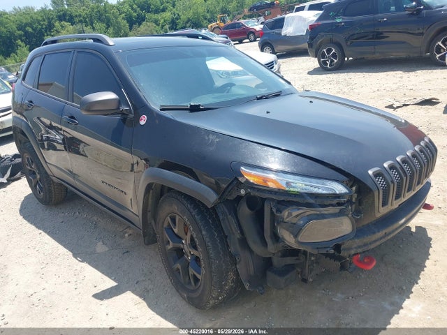 Salvage Jeep Cherokee Image