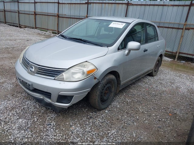 Nissan Versa 1.8s