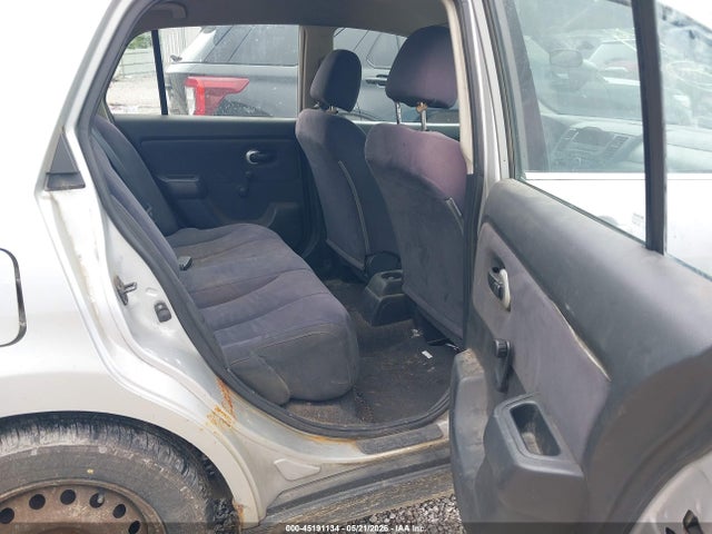 Nissan Versa 1.8s