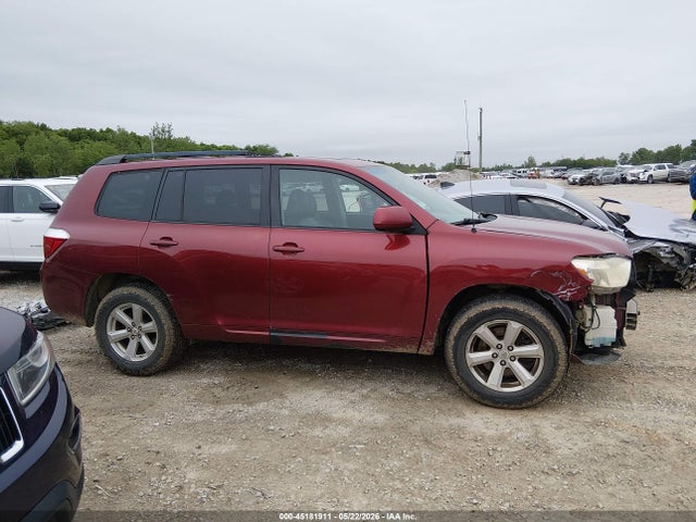 Toyota Highlander Base V6