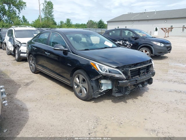 Salvage Hyundai SONATA Image