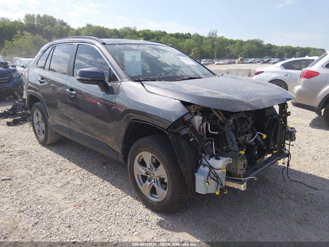 Salvage Toyota RAV4 Image