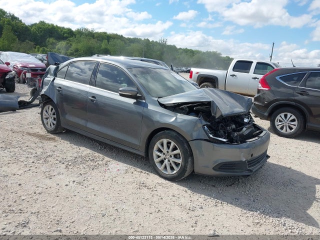 Salvage Volkswagen Jetta Image