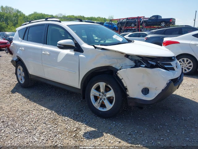 Salvage Toyota RAV4 Image