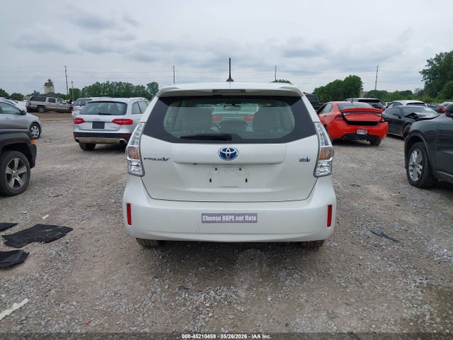 Toyota Prius v Five
