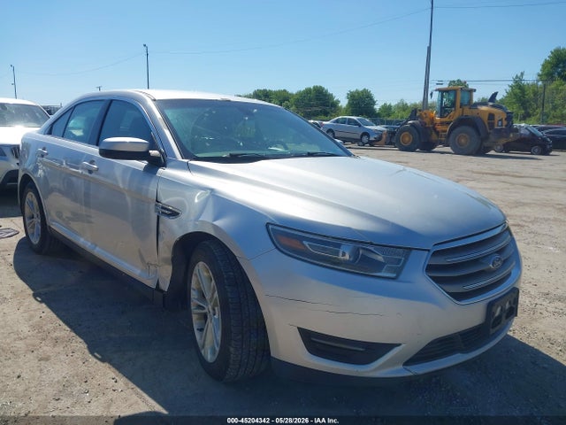 Salvage Ford Taurus Image