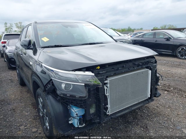 Salvage Kia Seltos Image