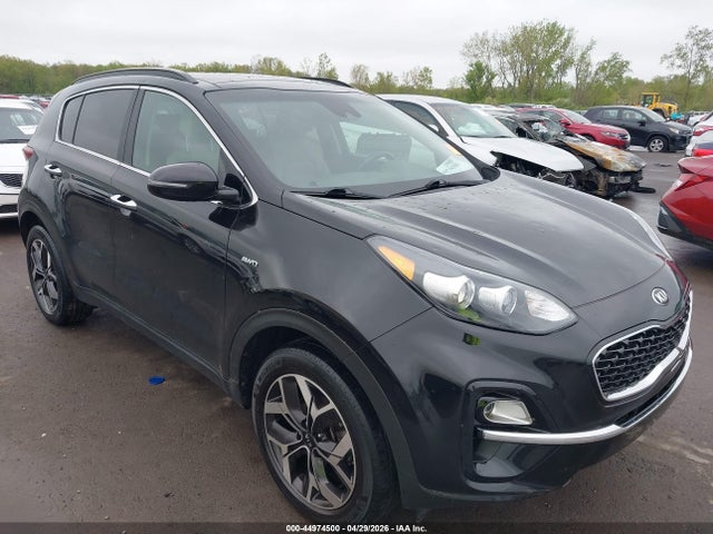 Salvage Kia Sportage Image