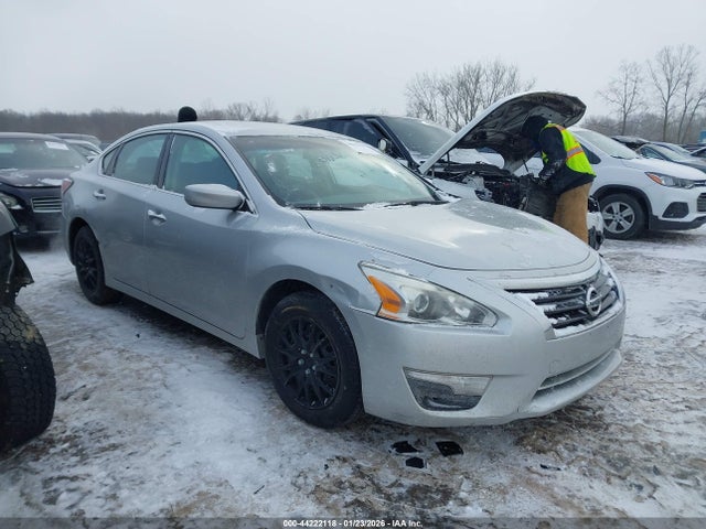 Salvage Nissan Altima Image