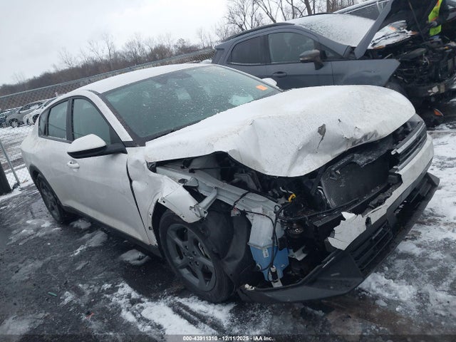 Salvage Kia K4 Image