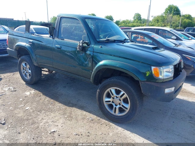 Salvage Toyota 4Runner Image