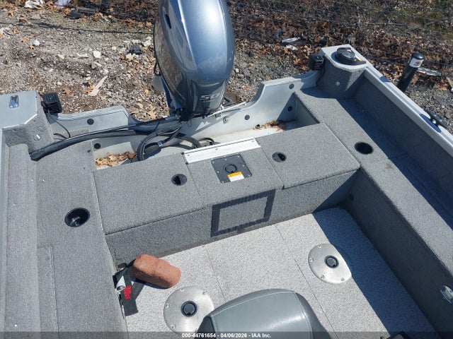 Alumacraft Boat