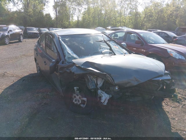 Salvage Hyundai ELANTRA Image