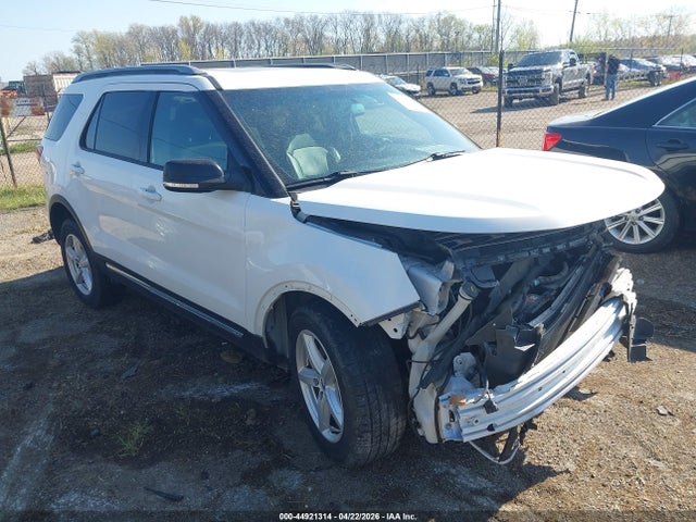 Salvage Ford Explorer Image