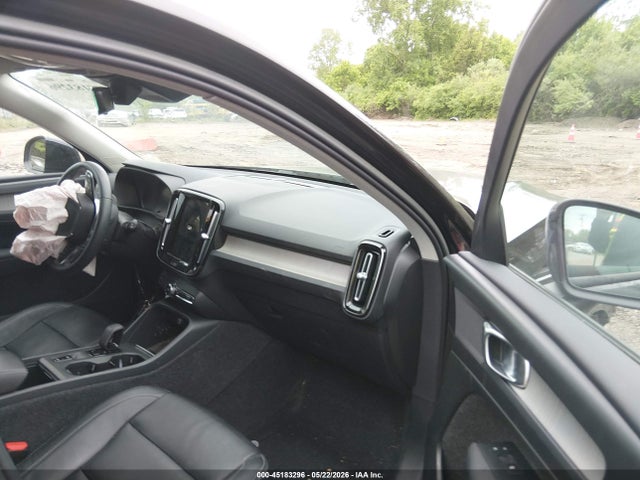 Volvo XC40 B5 Core