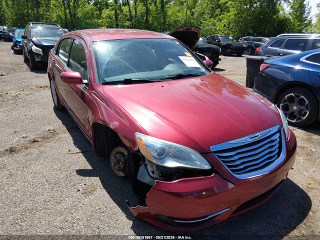 Salvage Chrysler 200 Image