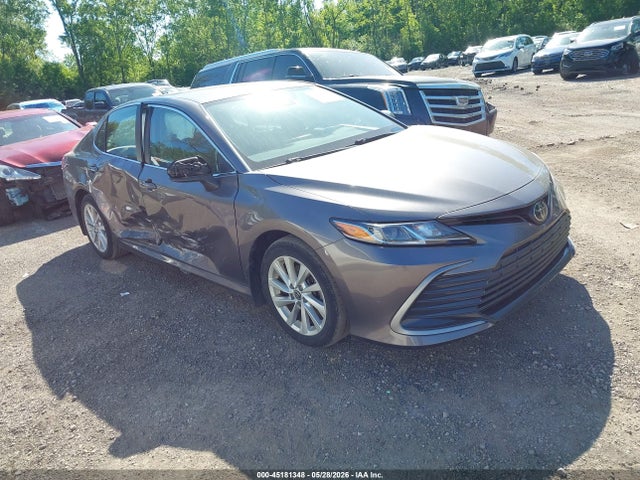 Salvage Toyota Camry Image