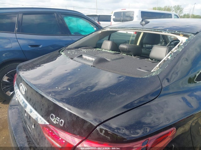 INFINITI Q50 Luxe Awd