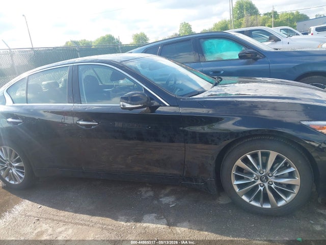 INFINITI Q50 Luxe Awd