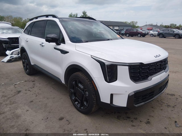 Salvage Kia Sorento Image