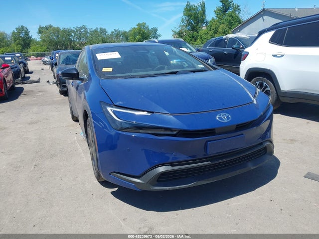 Salvage Toyota Prius Image