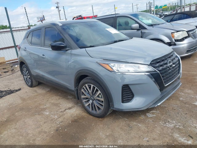 Salvage Nissan Kicks Image