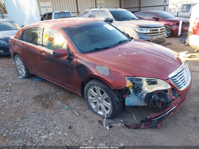 Salvage Chrysler 200 Image