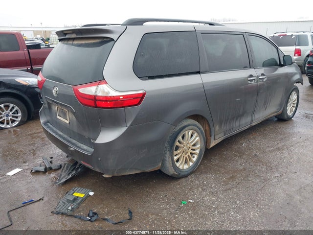 Toyota Sienna Xle 8 Passenger