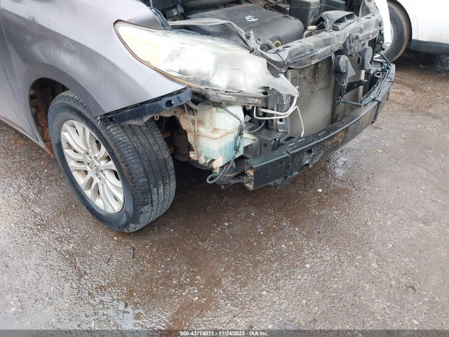 Toyota Sienna Xle 8 Passenger