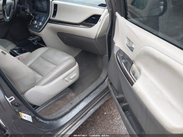 Toyota Sienna Xle 8 Passenger