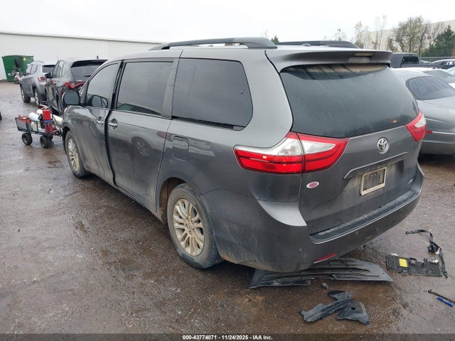 Toyota Sienna Xle 8 Passenger