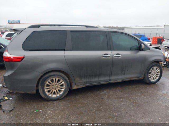 Toyota Sienna Xle 8 Passenger