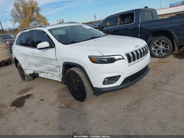 Salvage Jeep Cherokee Image