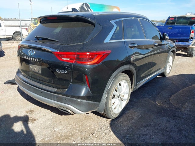 INFINITI Qx Essential