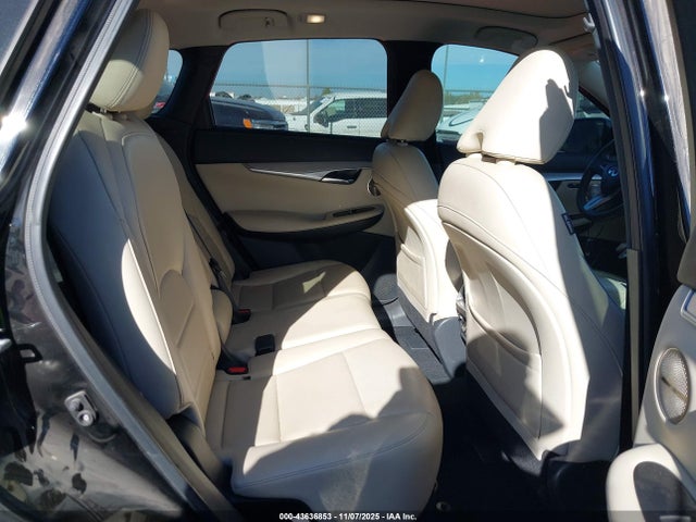 INFINITI Qx Essential